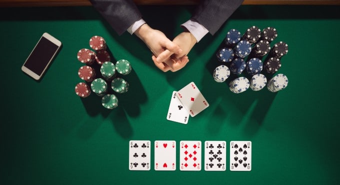Wat is er mis opleggen Vallen Poker | Uitleg, spelregels, en beste kaartcombinaties bij pokeren